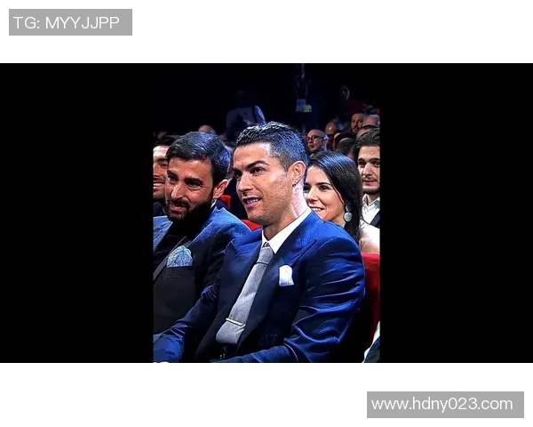 球星亲授足球射门技巧 精准发力助力进球能力全面提升