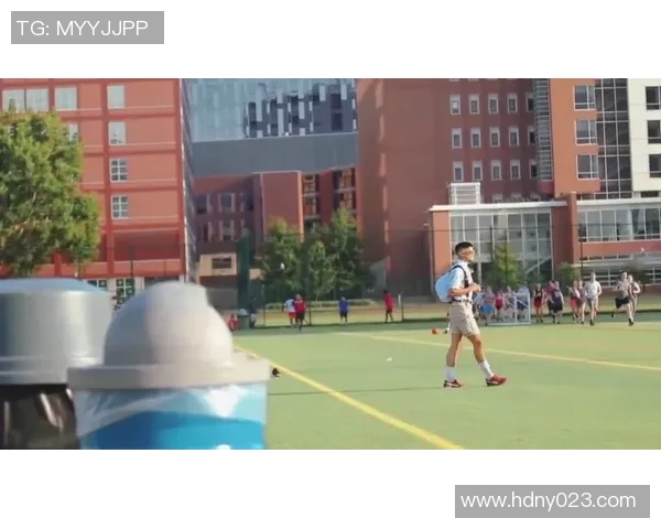 足球明星高清动态瞬间展示精彩瞬间与球技魅力尽在其中